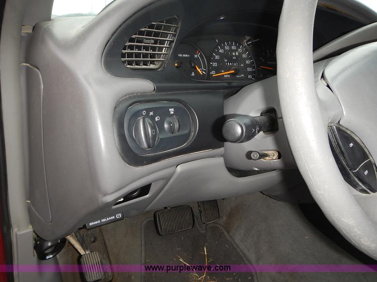 image for item L3592 1998 Ford Taurus LX