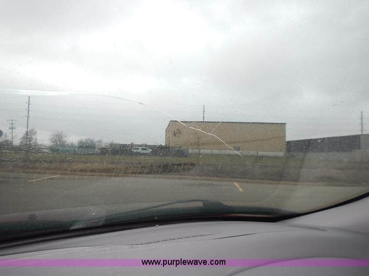 image for item L3592 1998 Ford Taurus LX