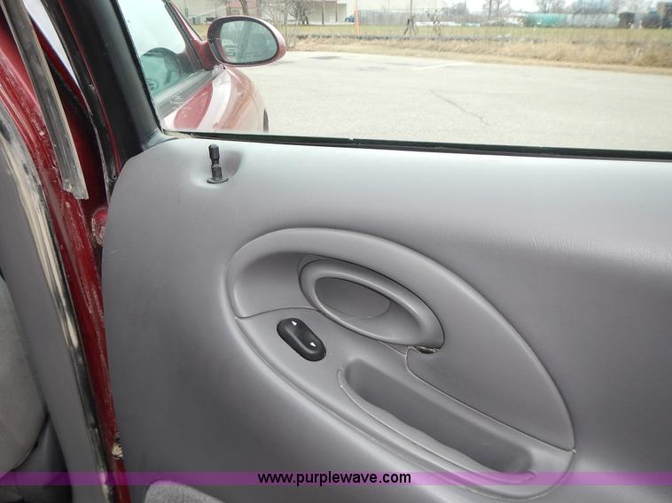 image for item L3592 1998 Ford Taurus LX