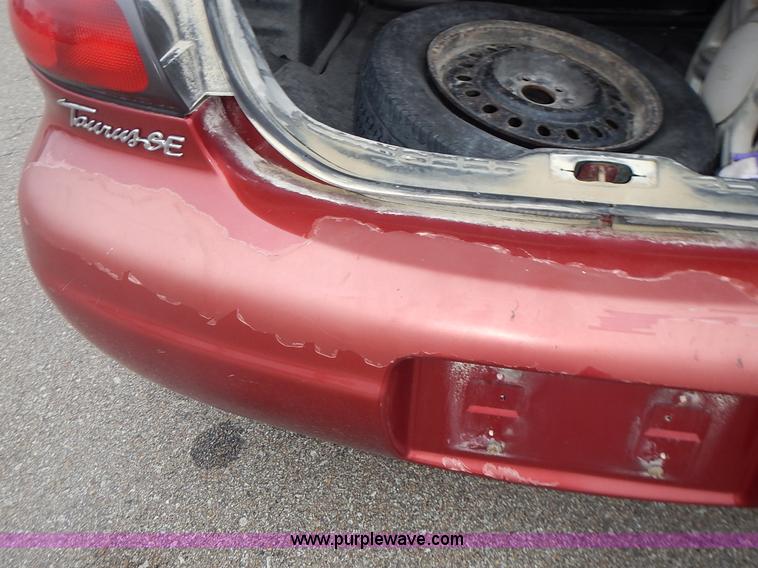 image for item L3592 1998 Ford Taurus LX