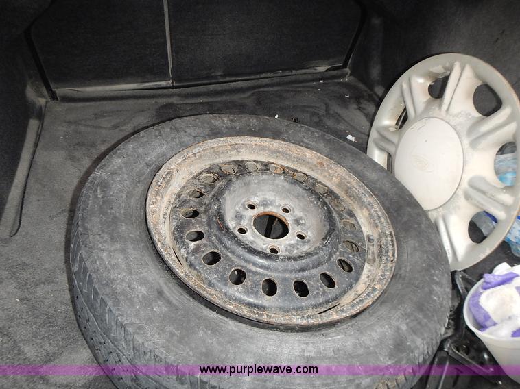 image for item L3592 1998 Ford Taurus LX