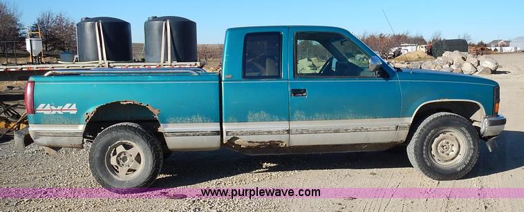 image for item L3608 1993 Chevrolet Silverado 2500 Ext. Cab pickup truck