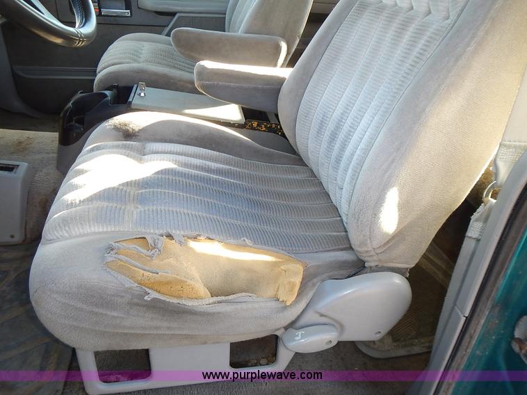 image for item L3608 1993 Chevrolet Silverado 2500 Ext. Cab pickup truck