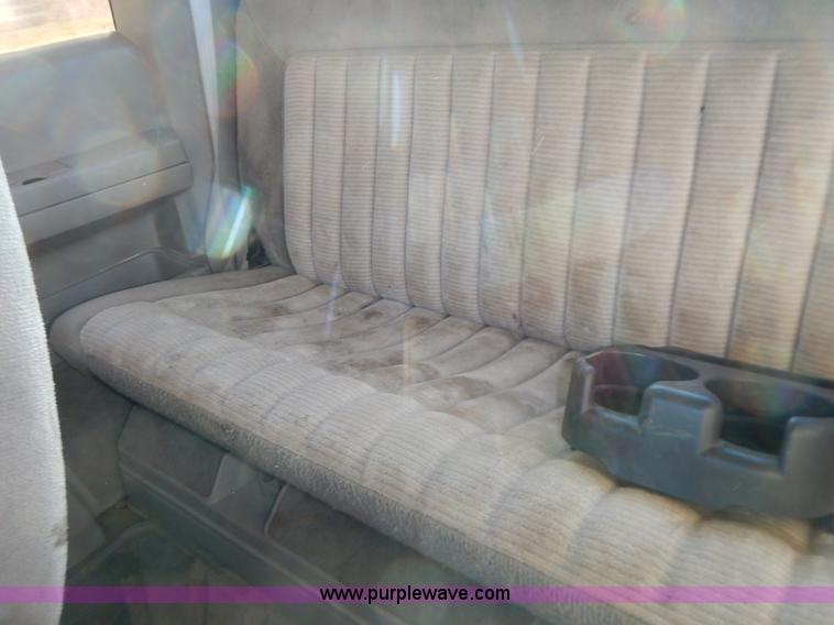 image for item L3608 1993 Chevrolet Silverado 2500 Ext. Cab pickup truck