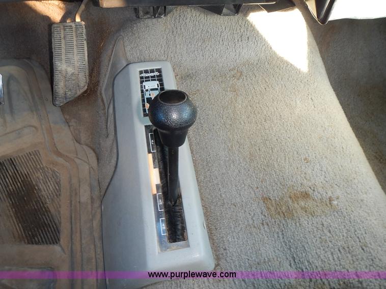 image for item L3608 1993 Chevrolet Silverado 2500 Ext. Cab pickup truck