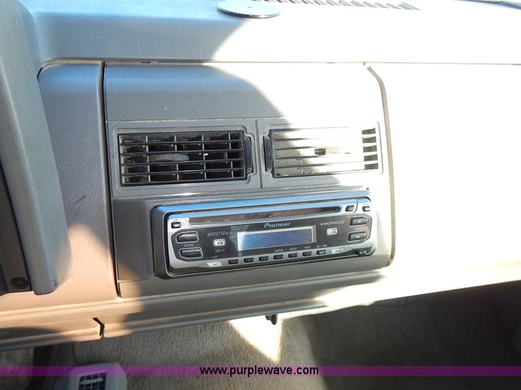 image for item L3608 1993 Chevrolet Silverado 2500 Ext. Cab pickup truck