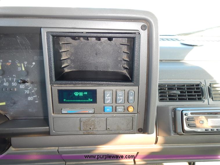 image for item L3608 1993 Chevrolet Silverado 2500 Ext. Cab pickup truck