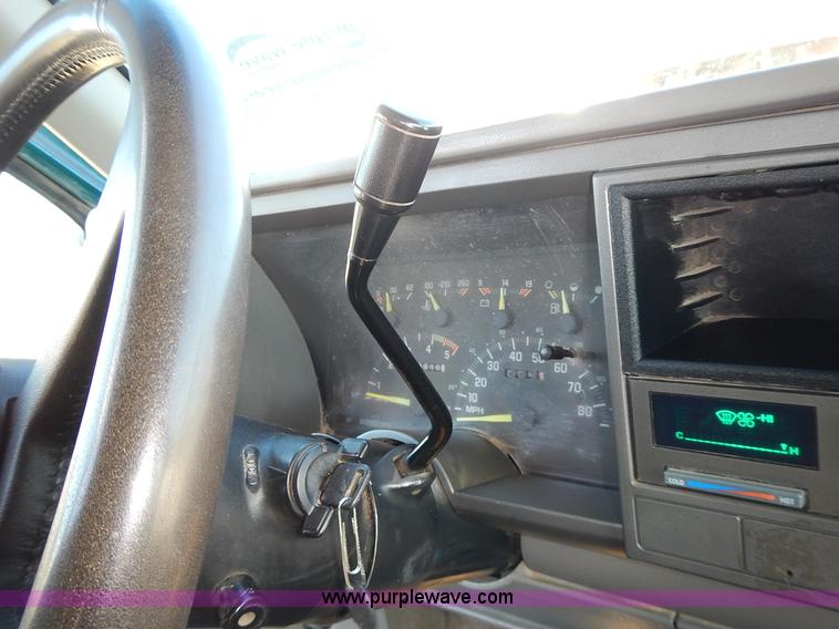 image for item L3608 1993 Chevrolet Silverado 2500 Ext. Cab pickup truck