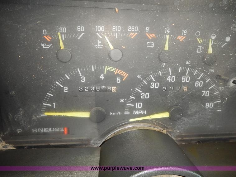 image for item L3608 1993 Chevrolet Silverado 2500 Ext. Cab pickup truck