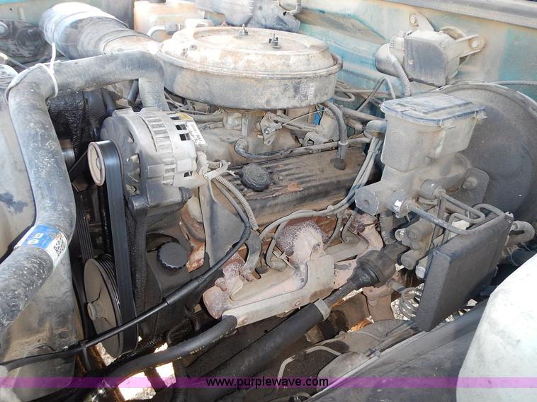 image for item L3608 1993 Chevrolet Silverado 2500 Ext. Cab pickup truck