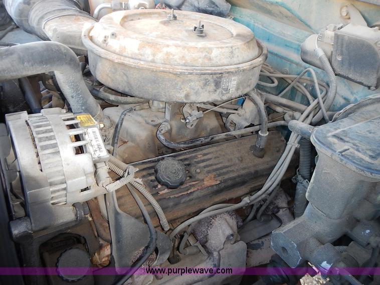 image for item L3608 1993 Chevrolet Silverado 2500 Ext. Cab pickup truck