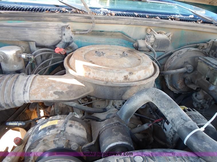 image for item L3608 1993 Chevrolet Silverado 2500 Ext. Cab pickup truck