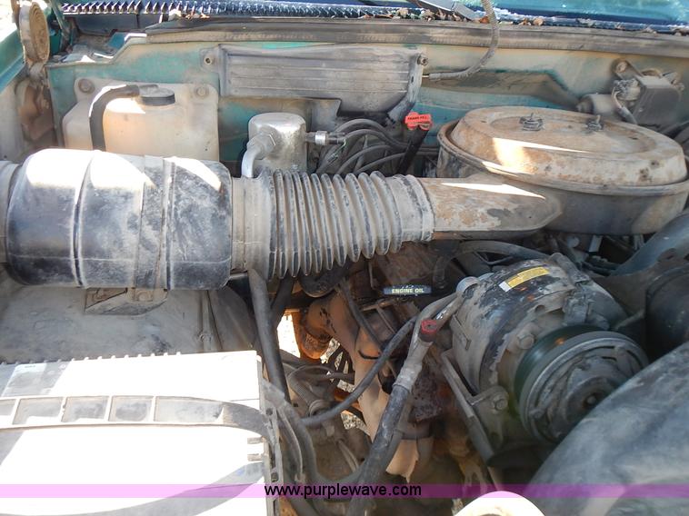 image for item L3608 1993 Chevrolet Silverado 2500 Ext. Cab pickup truck