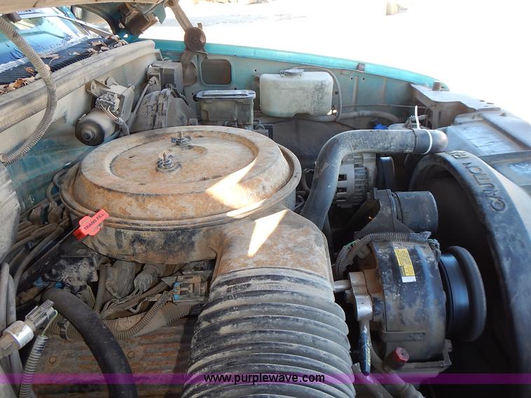 image for item L3608 1993 Chevrolet Silverado 2500 Ext. Cab pickup truck