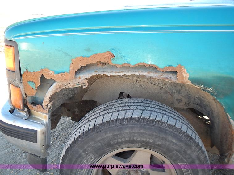 image for item L3608 1993 Chevrolet Silverado 2500 Ext. Cab pickup truck