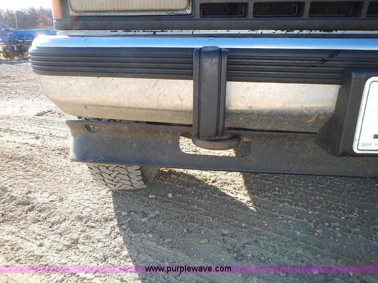 image for item L3608 1993 Chevrolet Silverado 2500 Ext. Cab pickup truck