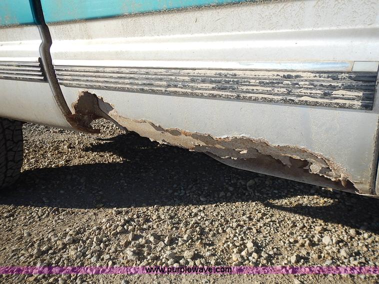 image for item L3608 1993 Chevrolet Silverado 2500 Ext. Cab pickup truck