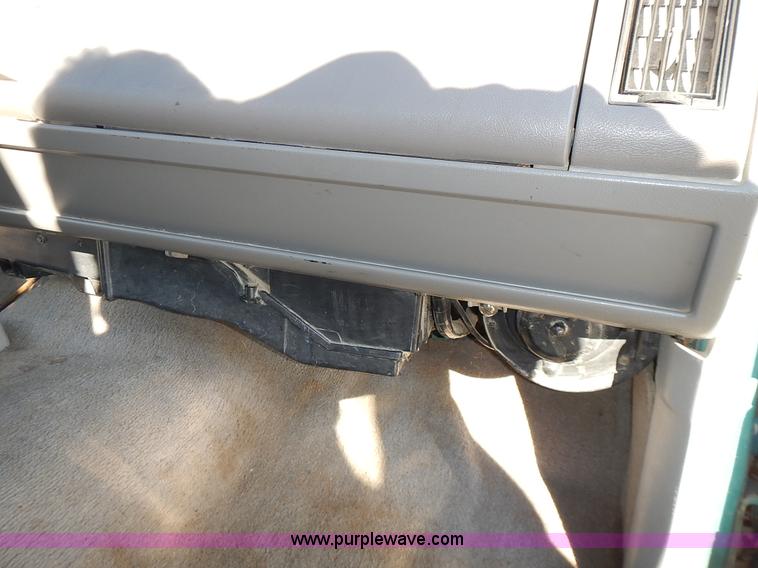 image for item L3608 1993 Chevrolet Silverado 2500 Ext. Cab pickup truck