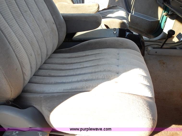 image for item L3608 1993 Chevrolet Silverado 2500 Ext. Cab pickup truck