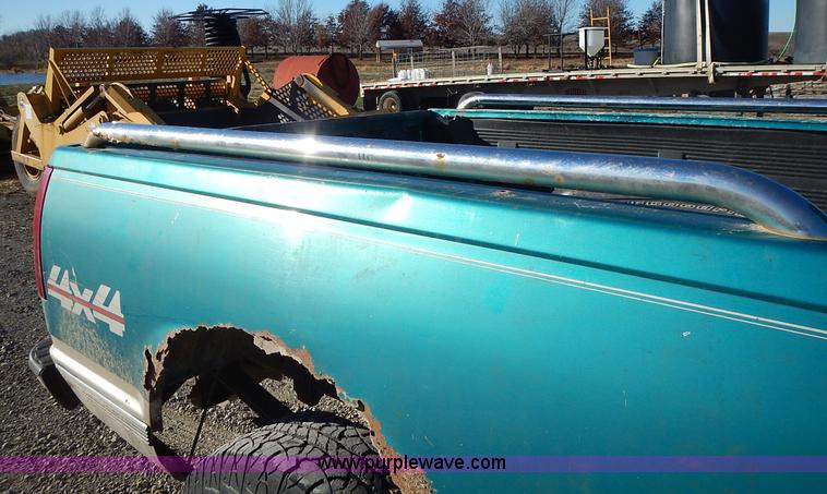 image for item L3608 1993 Chevrolet Silverado 2500 Ext. Cab pickup truck