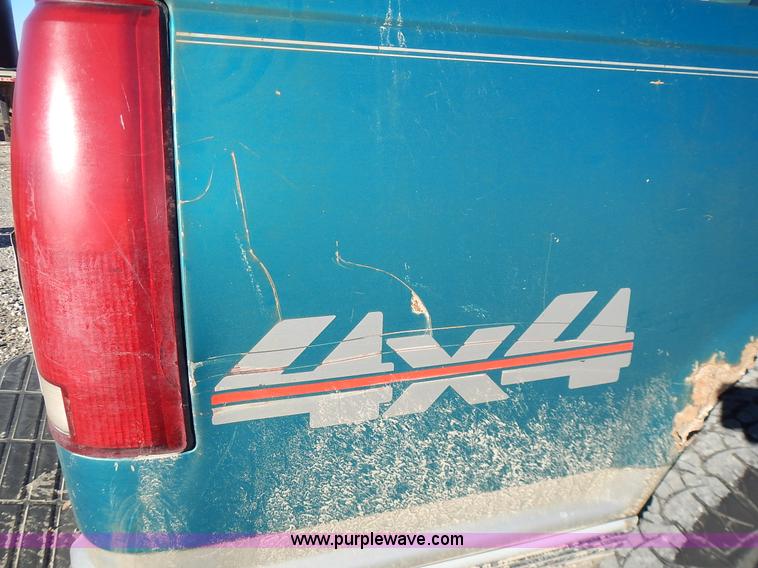 image for item L3608 1993 Chevrolet Silverado 2500 Ext. Cab pickup truck