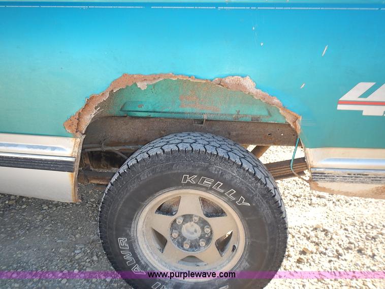 image for item L3608 1993 Chevrolet Silverado 2500 Ext. Cab pickup truck