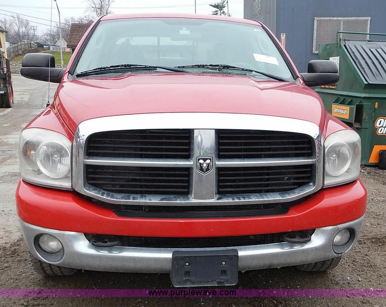 image for item L3612 2007 Dodge Ram 2500 pickup truck