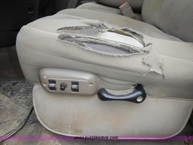 image for item L3612 2007 Dodge Ram 2500 pickup truck