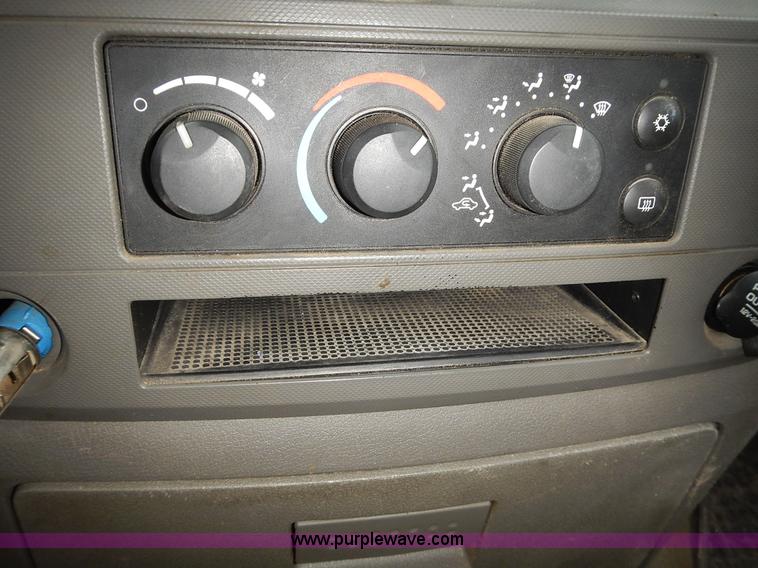 image for item L3612 2007 Dodge Ram 2500 pickup truck