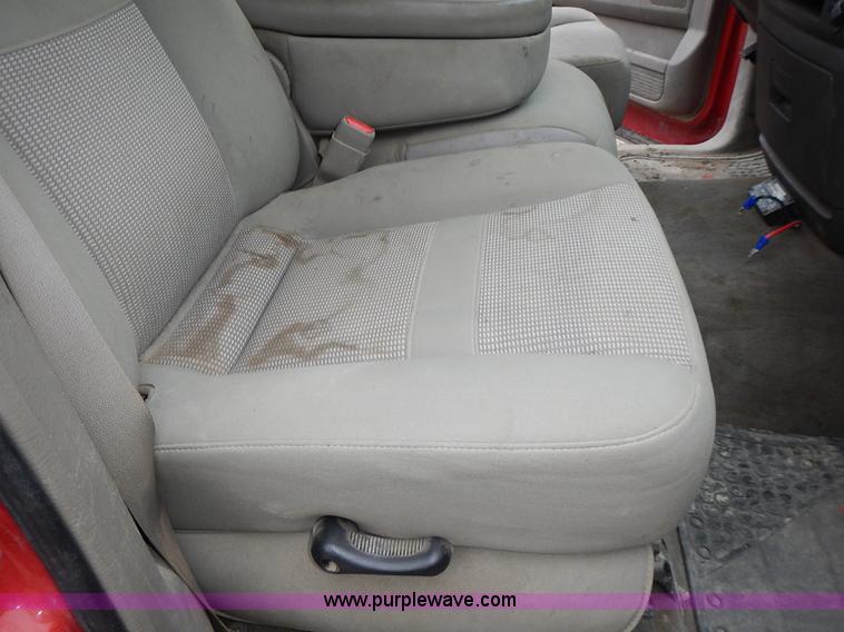 image for item L3612 2007 Dodge Ram 2500 pickup truck