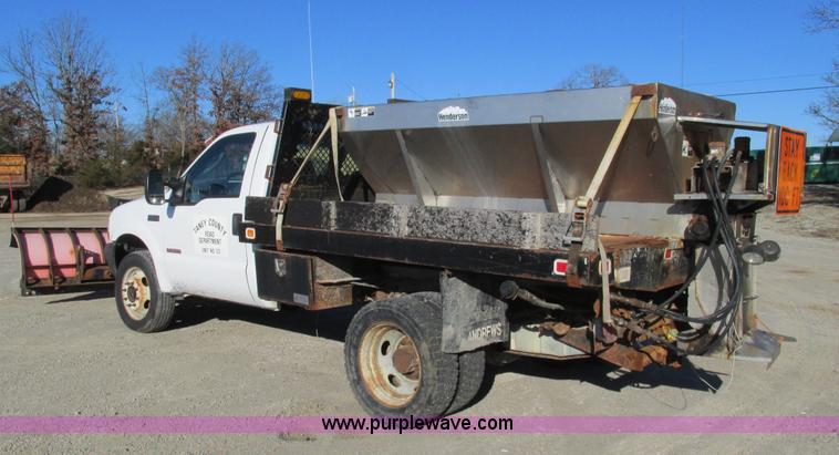 image for item L5359 2004 Ford F550 Super Duty dump flatbed truck
