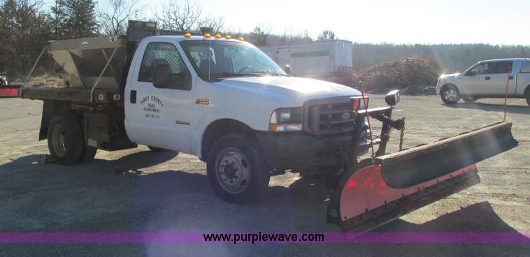 image for item L5359 2004 Ford F550 Super Duty dump flatbed truck