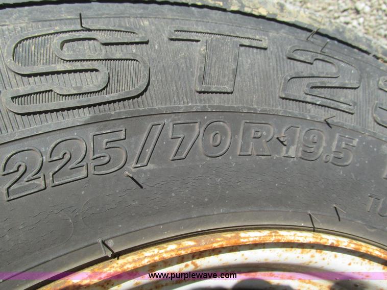 image for item L5359 2004 Ford F550 Super Duty dump flatbed truck