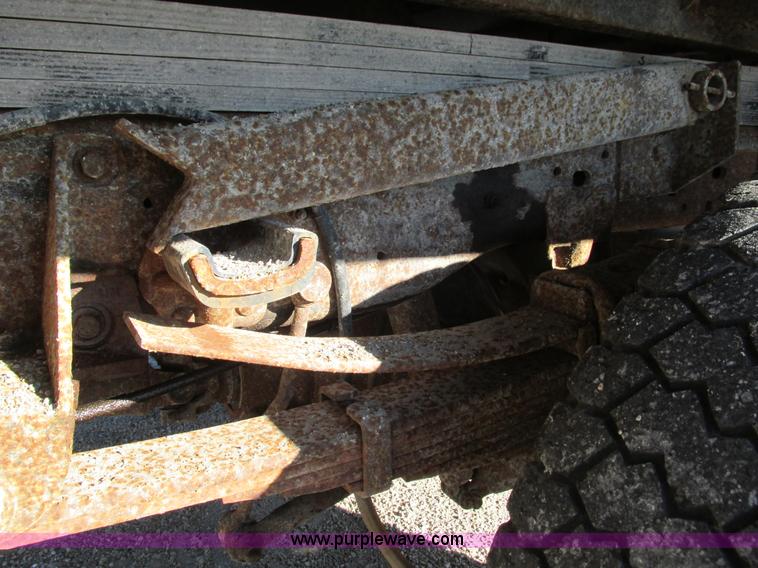 image for item L5359 2004 Ford F550 Super Duty dump flatbed truck