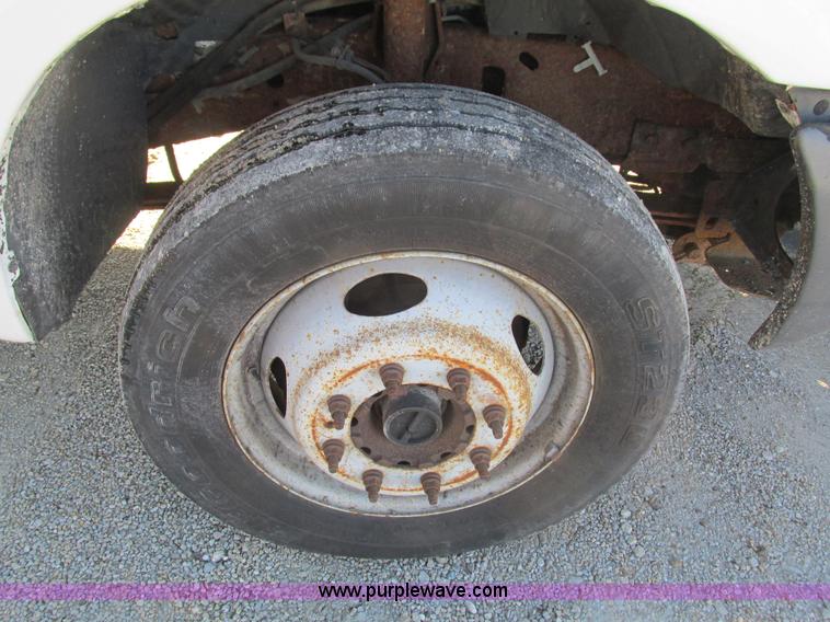 image for item L5359 2004 Ford F550 Super Duty dump flatbed truck