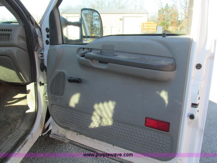 image for item L5359 2004 Ford F550 Super Duty dump flatbed truck