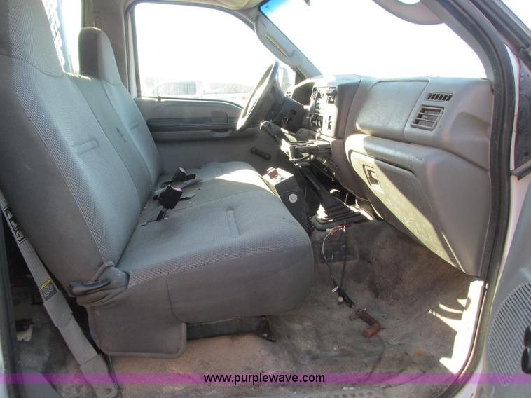 image for item L5359 2004 Ford F550 Super Duty dump flatbed truck