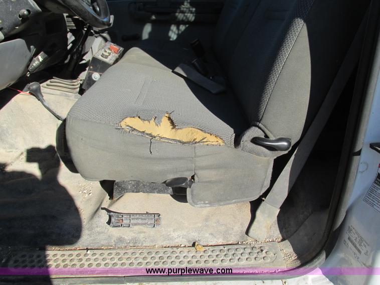 image for item L5359 2004 Ford F550 Super Duty dump flatbed truck