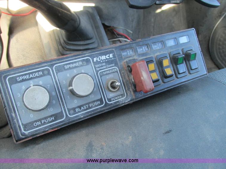 image for item L5359 2004 Ford F550 Super Duty dump flatbed truck