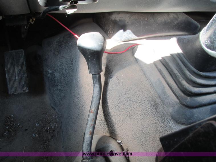 image for item L5359 2004 Ford F550 Super Duty dump flatbed truck