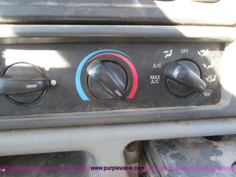 image for item L5359 2004 Ford F550 Super Duty dump flatbed truck