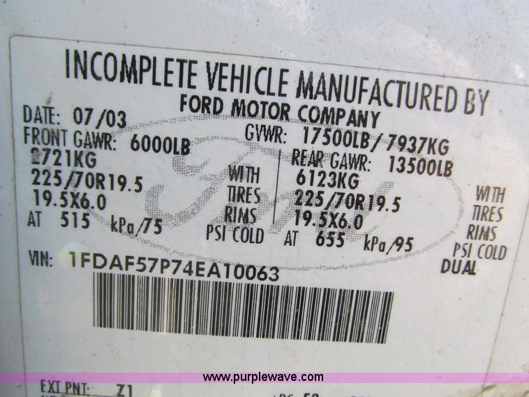 image for item L5359 2004 Ford F550 Super Duty dump flatbed truck