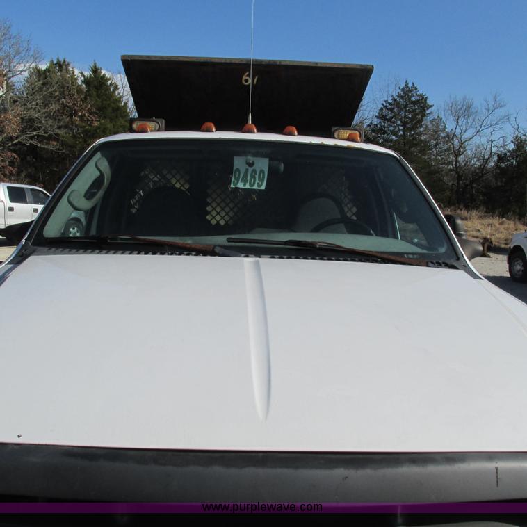 image for item L5360 2003 Ford F550 Super Duty dump flatbed truck