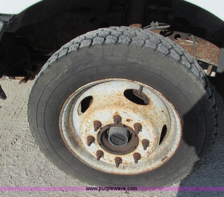 image for item L5360 2003 Ford F550 Super Duty dump flatbed truck