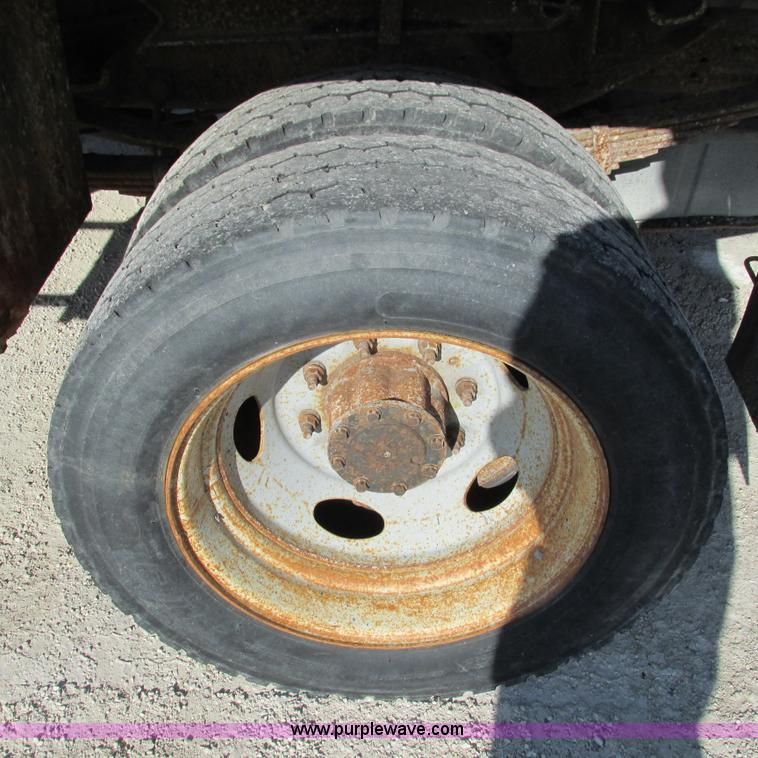 image for item L5360 2003 Ford F550 Super Duty dump flatbed truck