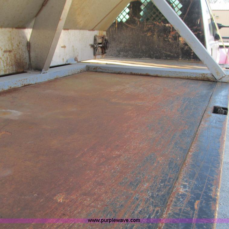 image for item L5360 2003 Ford F550 Super Duty dump flatbed truck
