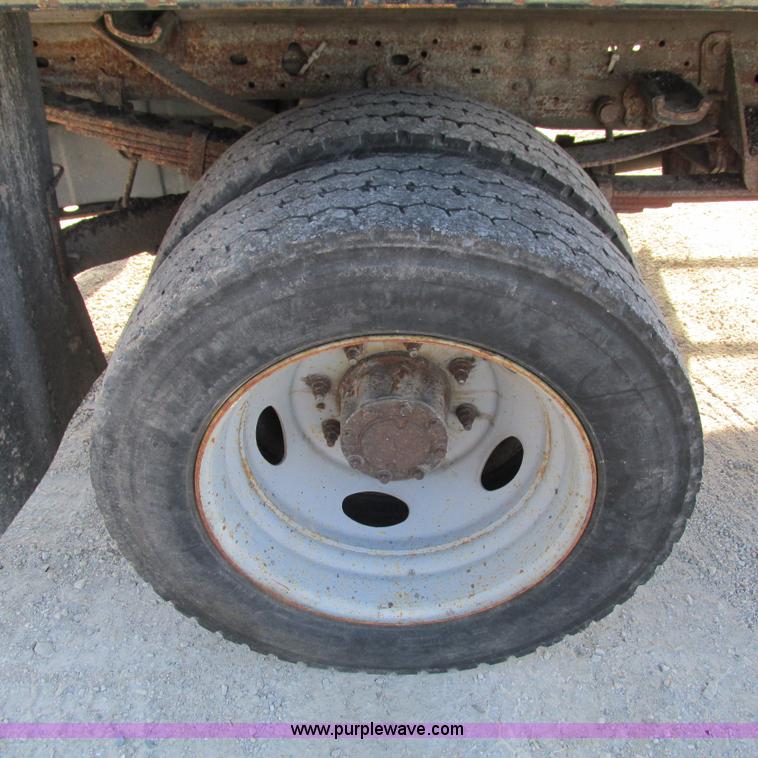 image for item L5360 2003 Ford F550 Super Duty dump flatbed truck