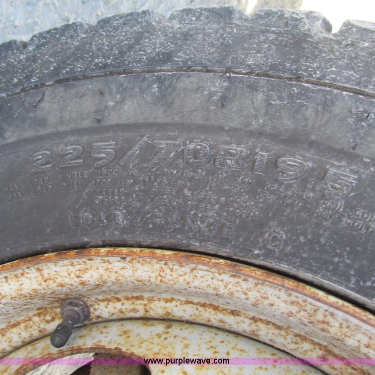 image for item L5360 2003 Ford F550 Super Duty dump flatbed truck