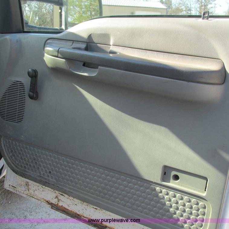 image for item L5360 2003 Ford F550 Super Duty dump flatbed truck