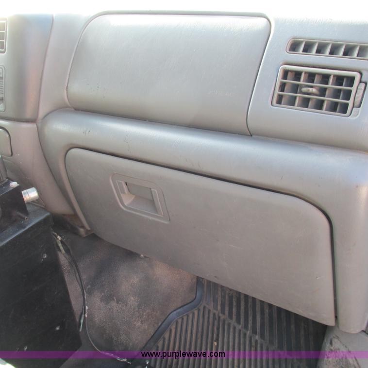 image for item L5360 2003 Ford F550 Super Duty dump flatbed truck